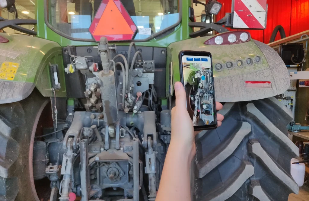 Hurja Solutions AR-sovellustsa testataan traktorin osien tunnistuksessa.