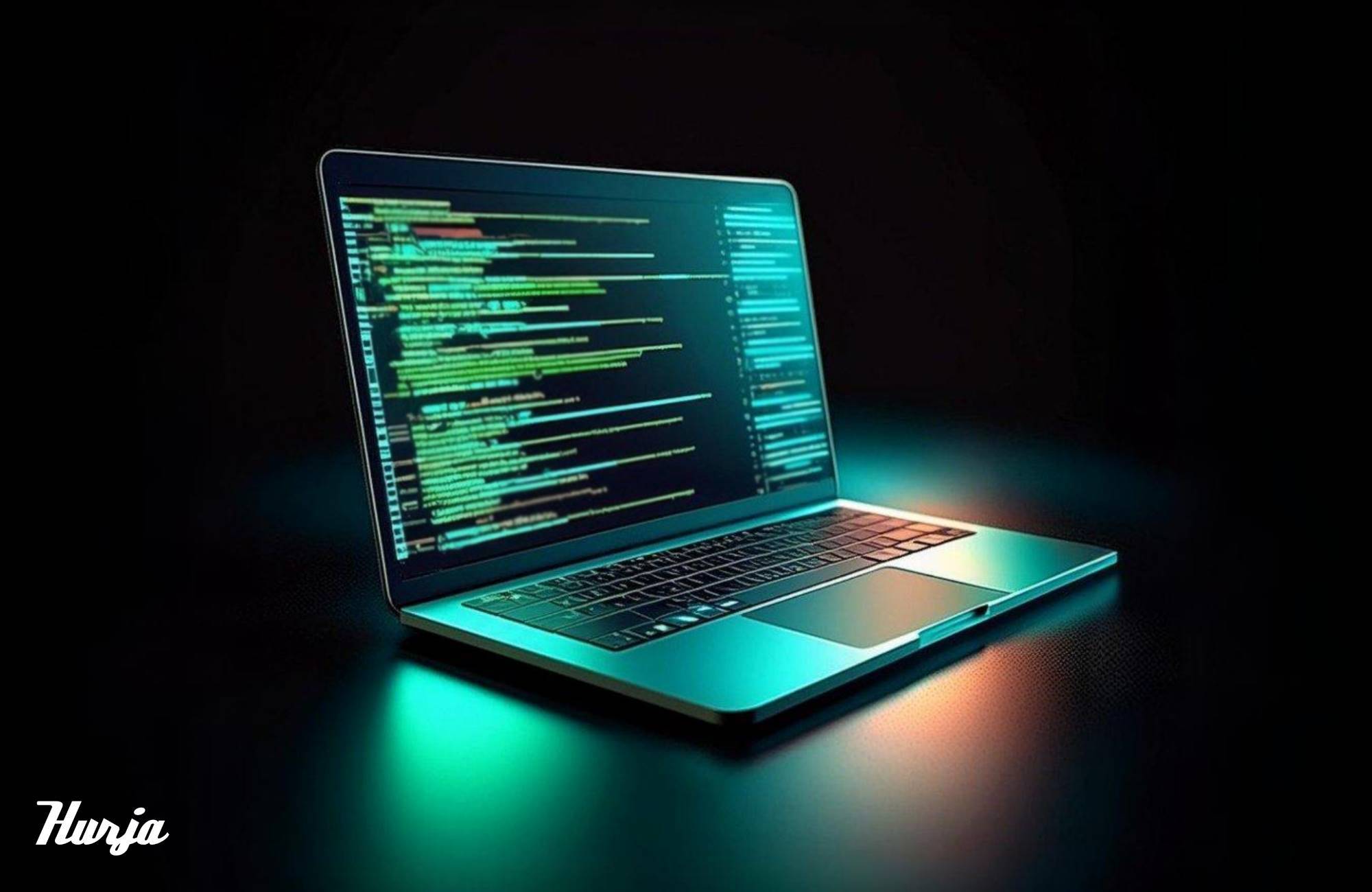 Hurja Solutions: avoin lähdekoodi blogin kansikuva, jossa läppärin näytöllä koodia.
