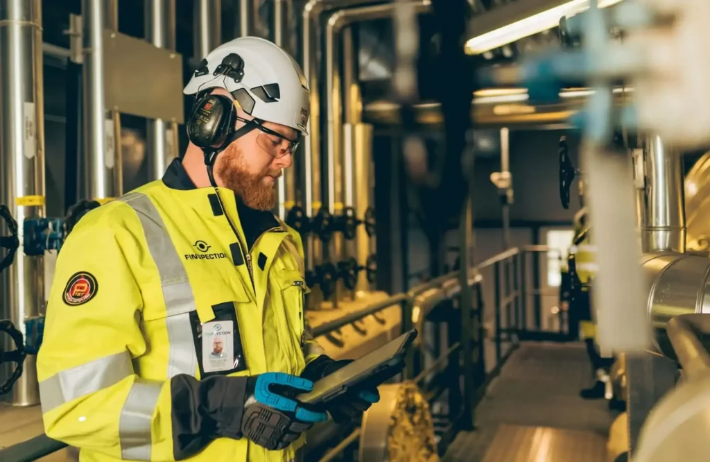 Finspection App käytössä tehtaassa.